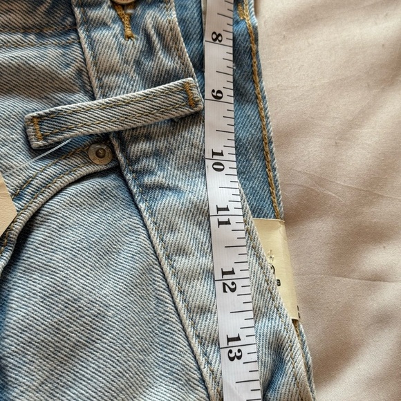 NWT Levi's Sky Blue Denim Long Shorts Size 25 - Picture 10 of 11